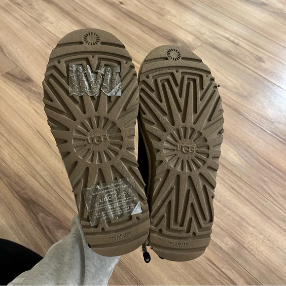 UGG AUSTRALIA Selene Boot - Picture 5 of 8